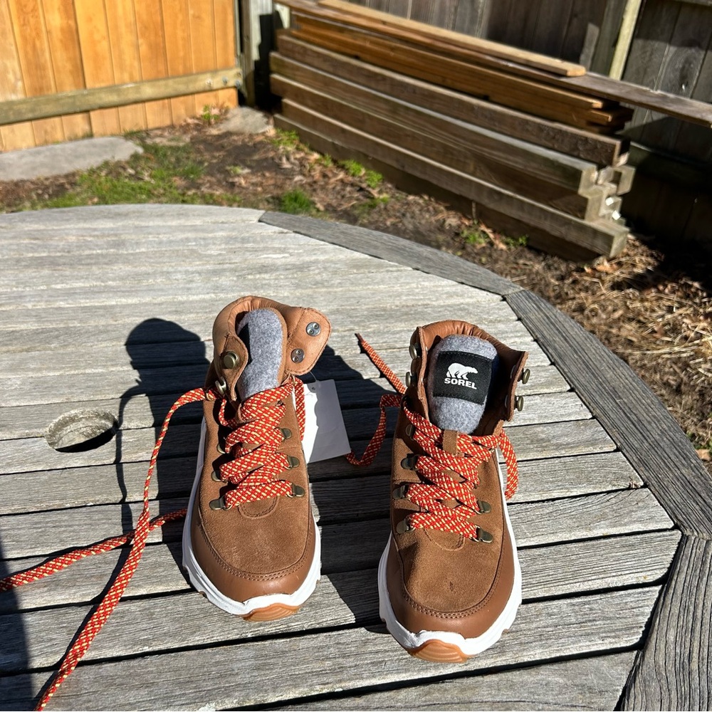 SOREL Kinetic Breakthru waterproof Boots Size 7 - Picture 6 of 15